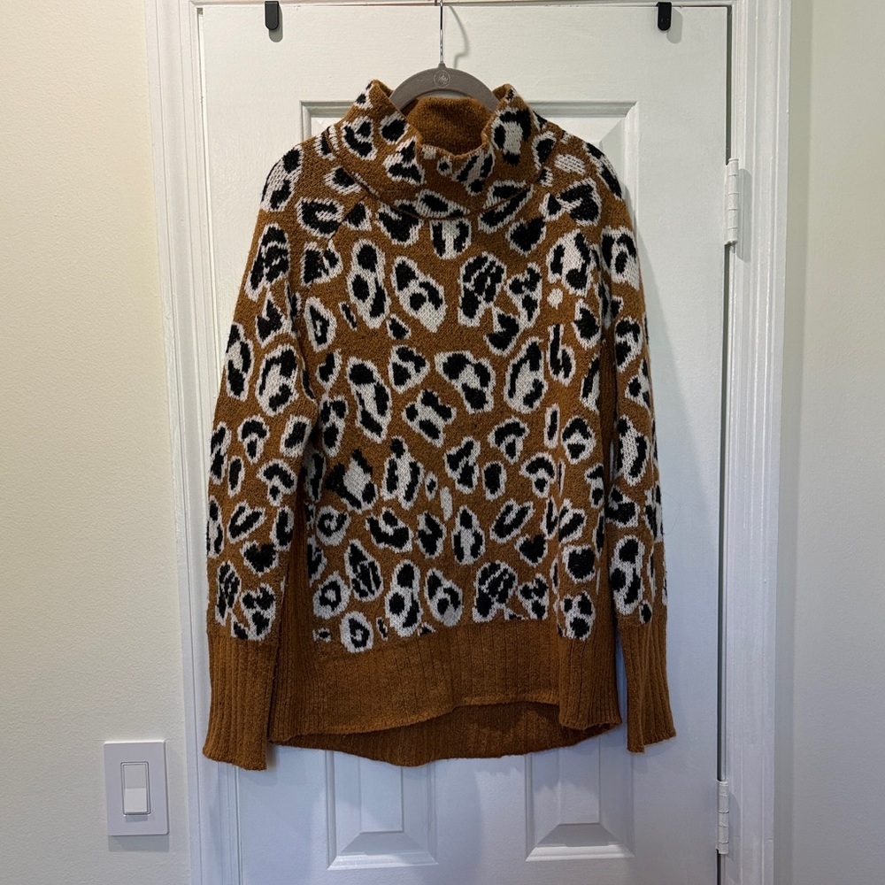 Leopard Print Turtleneck Sweater - Brown and Black
